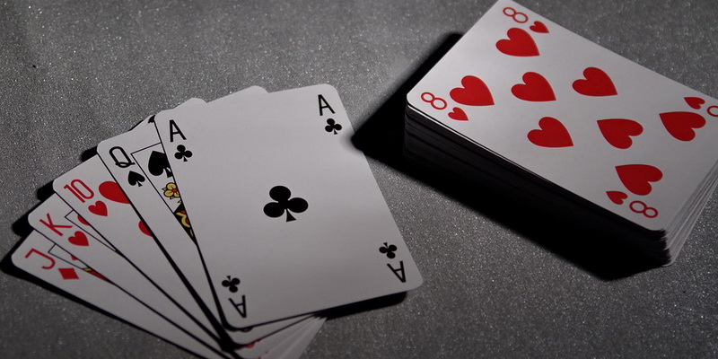 Pokerio kortų reikšmės - karališka spalva
