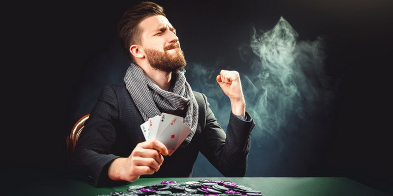 Žmogus laimėjo, nes aiškus pokerio pradžiamokslis jam padėjo išmokti